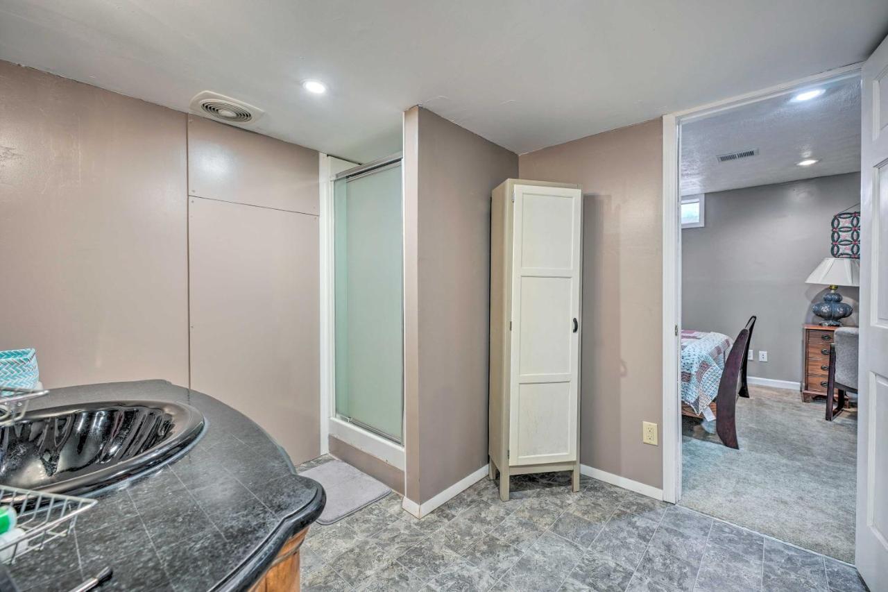 Lovely 3- Bedroom Apartment With Street Parking. Goshen Extérieur photo